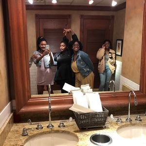 Meet your Posher, Asia